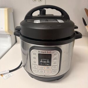 Instant Pot Duo Mini Electric Pressure Cooker - Black/Silver